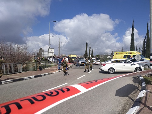 הרוג ושני פצועים אנוש בפיגוע ירי ליד אריאל; המחבל נמלט