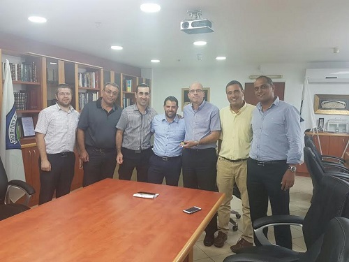 המפתחות בפנים