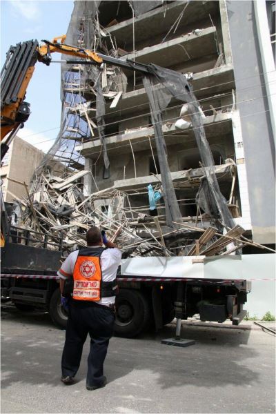 בפ"ת  שריפות ו,ברמת גן נופלים דברים מבנינים